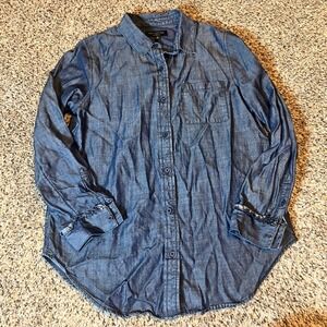 Banana Republic Boyfriend Fit Shirt Womens Medium Blue Long Sleeve Ruffled Cuffs